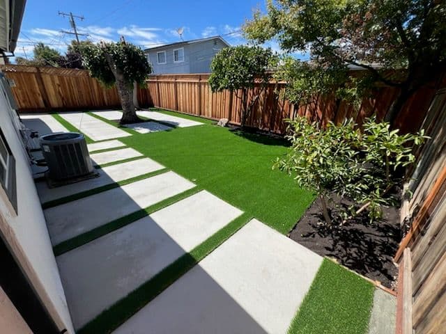 Gallery photos for Modern Turf and Concrete Landscaping Project: Image #3